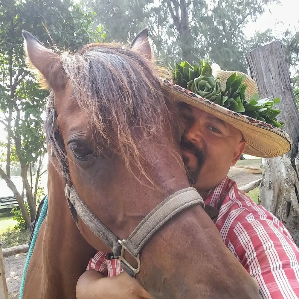 Meet your Posher, Carlos